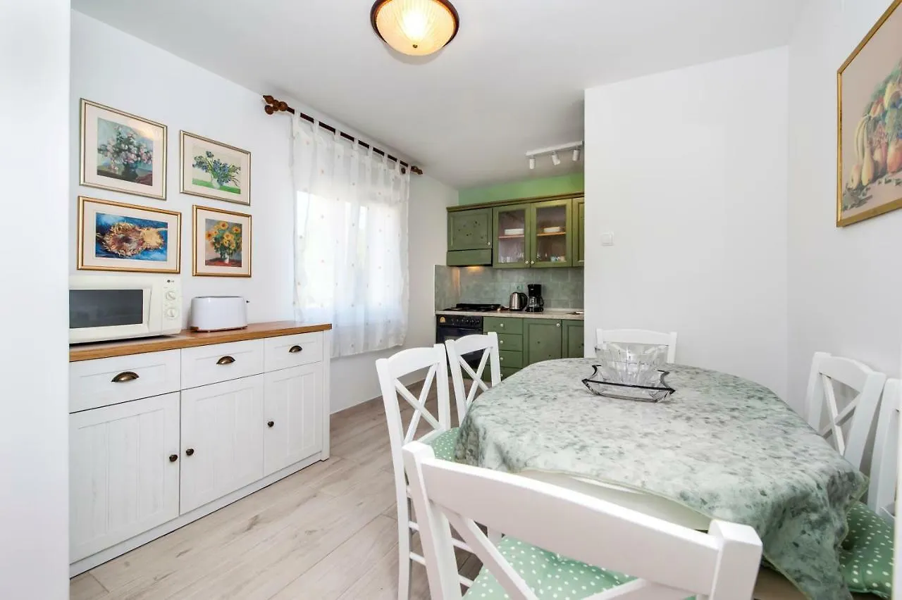 Apartman Oly Rovinj 0*,  Croatia